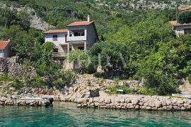 Jablanac kuća na samom moru, Senj, House