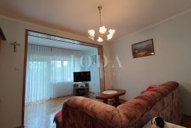 Dvosoban stan s okućnicom, Crikvenica, Appartement