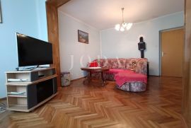 Dvosoban stan s okućnicom, Crikvenica, Apartamento