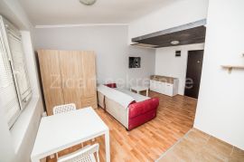 Ledine kod Akva Parka, stan 23m2 + 4m2 ostava, Novi Beograd, Appartement