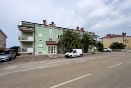 Stan Umag, Crveni Vrh, Alberi apartman sa otvorenim pogledom na more., Umag, Stan