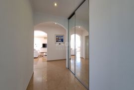 OPATIJA, IČIĆI - penthouse s panoramskim pogledom i dvorišnom zgradom, Opatija - Okolica, Flat