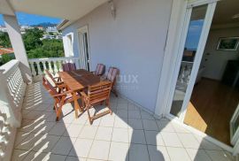 OPATIJA, IČIĆI - penthouse s panoramskim pogledom i dvorišnom zgradom, Opatija - Okolica, شقة