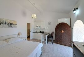 OPATIJA, IČIĆI - penthouse s panoramskim pogledom i dvorišnom zgradom, Opatija - Okolica, Appartment