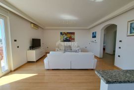 OPATIJA, IČIĆI - penthouse s panoramskim pogledom i dvorišnom zgradom, Opatija - Okolica, Appartement