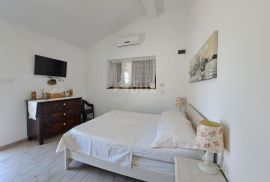 OPATIJA, IČIĆI - penthouse s panoramskim pogledom i dvorišnom zgradom, Opatija - Okolica, Apartamento