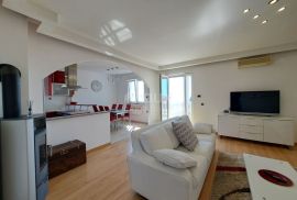 OPATIJA, IČIĆI - penthouse s panoramskim pogledom i dvorišnom zgradom, Opatija - Okolica, Flat