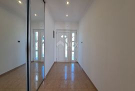 OPATIJA, IČIĆI - penthouse s panoramskim pogledom i dvorišnom zgradom, Opatija - Okolica, Appartment