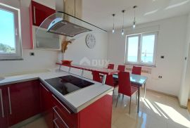 OPATIJA, IČIĆI - penthouse s panoramskim pogledom i dvorišnom zgradom, Opatija - Okolica, Appartement