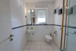 OPATIJA, IČIĆI - penthouse s panoramskim pogledom i dvorišnom zgradom, Opatija - Okolica, Kвартира