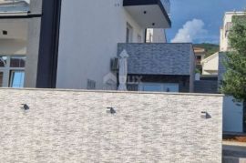 CRIKVENICA - garsonjera u novogradnji s terasom i parkingom, Crikvenica, Appartment