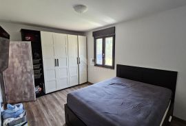 ISTRA, PULA - Obnovljena obiteljska apartmanska kuća na mirnoj lokaciji, Pula, Casa