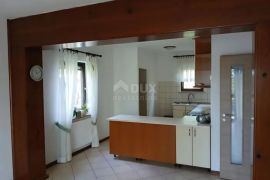 KASTAV - lijepa etaža kuće s okućnicom, Kastav, Appartement