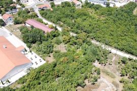 Imotski građevinsko zemljište 3220 m2 uz prometnicu - NOVO!, Imotski, Tierra