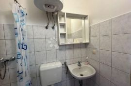 APARTMAN RIBARICA NEETAŽIRAN !!! JEDINSTVEN POGLED, LOKACIJA I CIJENA !!, Karlobag, Διαμέρισμα