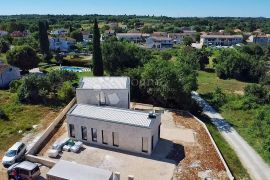 PREKRASNA MODERNA VILA U OKOLICI POREČA, Poreč, Casa