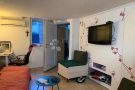 ROVINJ – studio u prizemlju na dobroj lokaciji, Rovinj, Appartement