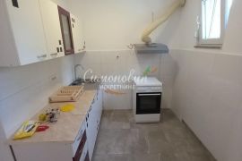 Voždovac, Zaplanjska, 1.5, 42m2, terasa,eg,vpr, namešten,noviji ID#1709, Voždovac, Appartment