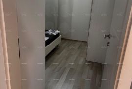 Stan Prodaje se stan u prizemlju na odličnoj lokaciji, u blizini centra, Pula!, Pula, Apartamento