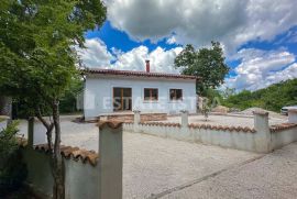 Na prodaju nova kuća u prelijepom okruženju, blizu Barbana u  Istri., Barban, Maison