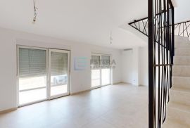 Prodaja Povljana apartman 96,29 m2, dvoetažni, bazen, parking, Povljana, Διαμέρισμα