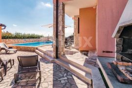 ISTRA, BARBAN - Vila s bazenom i ljetnom kuhinjom, Barban, House