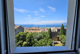 RIJEKA, BULEVARD - prostrani 2-sobni stan s pogledom na more, Rijeka, شقة