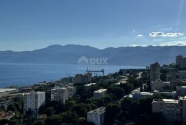 RIJEKA, TURNIĆ - južni 1S + DB s dvije lođe i panoramskim pogledom na more, Rijeka, Kвартира