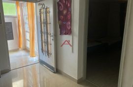 Crikvenica, Centar, 3- sobni apartman 80 m2 sa terasom., Crikvenica, Stan