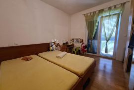 OKRUG GORNJI - TROSOBAN STAN NA PRVOM KATU, BLIZINA MORA, Okrug, Appartement