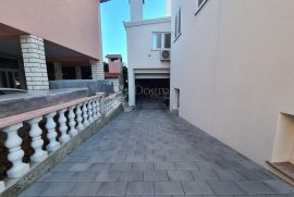 OKRUG GORNJI - TROSOBAN STAN NA PRVOM KATU, BLIZINA MORA, Okrug, Appartement