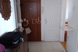 Sunčani stan u 5-terokatnici blizu centra, Rijeka, Appartment