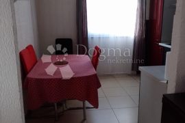 Sunčani stan u 5-terokatnici blizu centra, Rijeka, Appartment