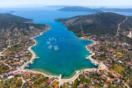 Građevinsko zemljište s projektom u Vinišću (Trogir), Marina, Земля