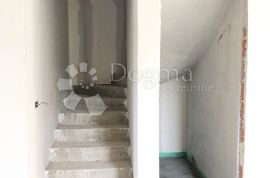 DVOETAŽNI STAN - NOVOGRADNJA, Rugvica, Apartamento