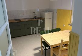 Pehlin stan u kući 60 m2,2S+DB,blizina fakulteta, Rijeka, Apartamento