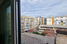 Nov dvosoban stan sa garažom novogradnja Otoka najam, Sarajevo Novi Grad, Appartement