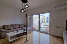 Nov dvosoban stan sa garažom novogradnja Otoka najam, Sarajevo Novi Grad, Appartement