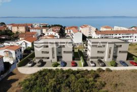 Zadar, Privlaka, luksuzno opremljen dvosoban stan NKP 65,90 m2 s vrtom, Privlaka, Wohnung