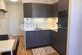 Istra, Pula, dugoročni najam vrhunski opremljenog jednosobnog stana NKP 34m2 u  blizini centra, Pula, Appartement