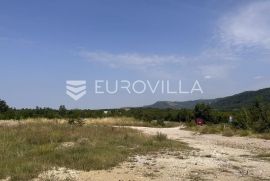 Istra, Ročko Polje, građevinsko zemljište 15852m2 u industrijskoj zoni, Buzet, أرض
