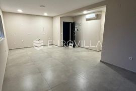 Zadar, Privlaka, luksuzno opremljen dvosoban stan NKP 70,55 m2, Privlaka, Appartamento