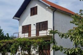 Vinča, kuća 204m2, plac 6.8 ari, pogled na Dunav ID#1649, Grocka, بيت