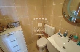 Tribanj - moderan ap. 76 m2 otvoren pogled, 60m od mora! 169000€, Starigrad, Appartement