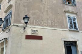 STAN U CENTRU ROVINJA NA PREKRASNOJ LOKACIJI, Rovinj, Appartement