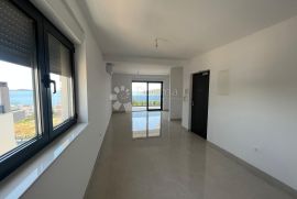 ROGOZNICA- PREDIVAN STAN U NOVOGRADNJI 130M OD MORA, Rogoznica, Flat