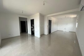 ROGOZNICA- PREDIVAN STAN U NOVOGRADNJI 130M OD MORA, Rogoznica, Διαμέρισμα