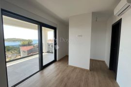 ROGOZNICA- PREDIVAN STAN U NOVOGRADNJI 130M OD MORA, Rogoznica, Appartamento