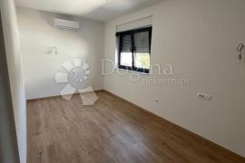 ROGOZNICA- PENTHOUSE U NOVOGRADNJI 130M OD MORA, Rogoznica, Flat