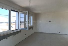 PETRČANE - S1 LUKSUZAN STAN S VRTOM I KROVNOM TERASOM, Zadar - Okolica, Appartement